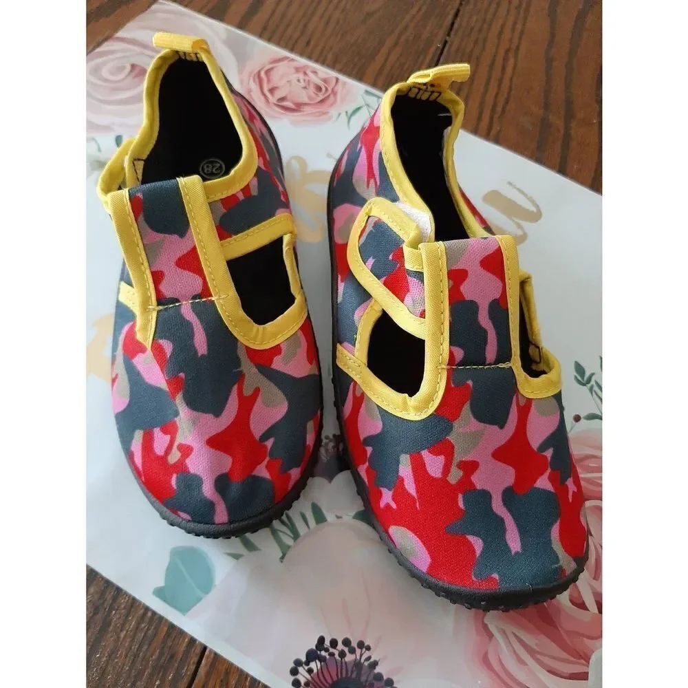New Kids 11.5 28 Red Pink Grey Camo Hook Loop Water Shoes Quick Dry Pool Beach